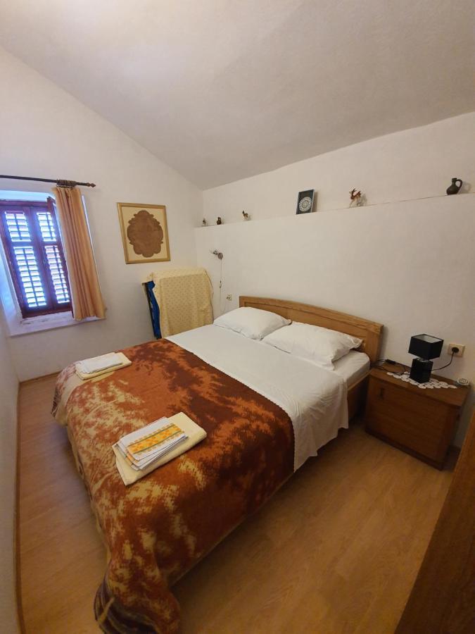 Apartment And Rooms Lucica Komiža Kültér fotó