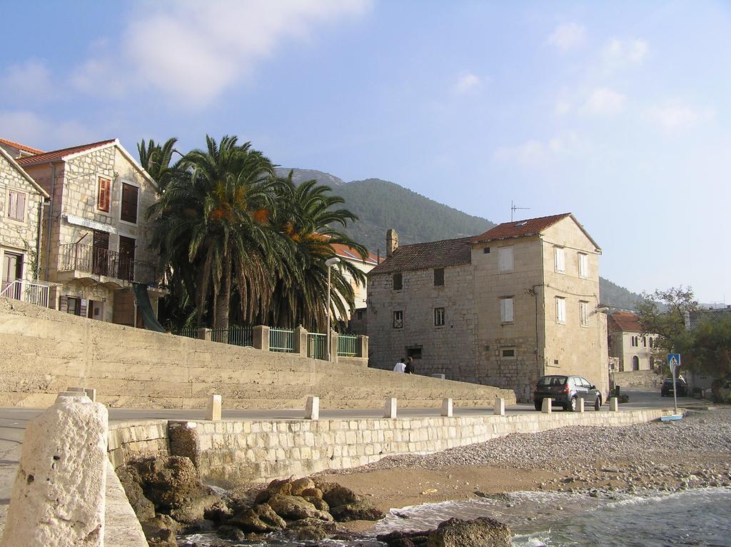 Apartment And Rooms Lucica Komiža Kültér fotó